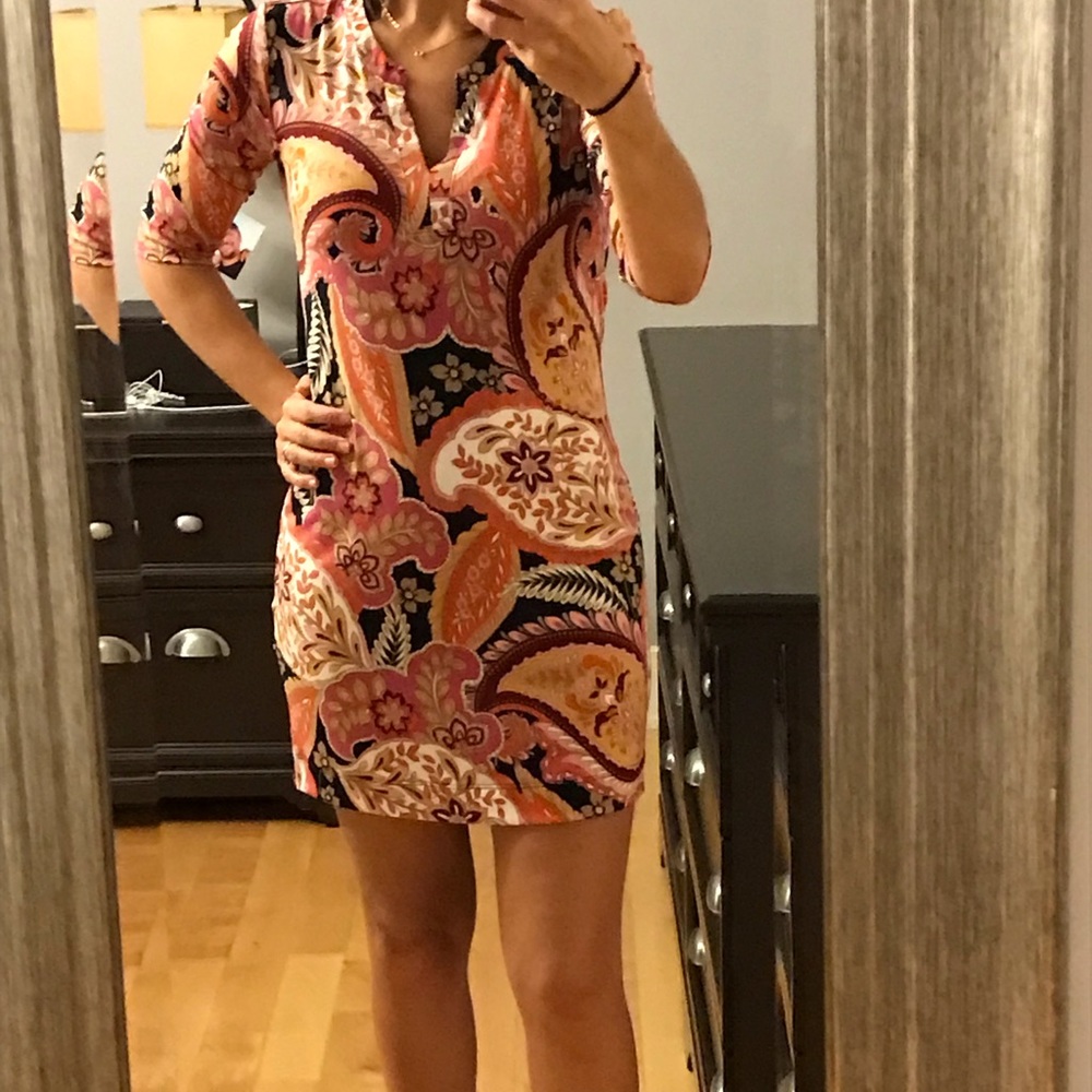 Beautiful Banana Republic short dress.